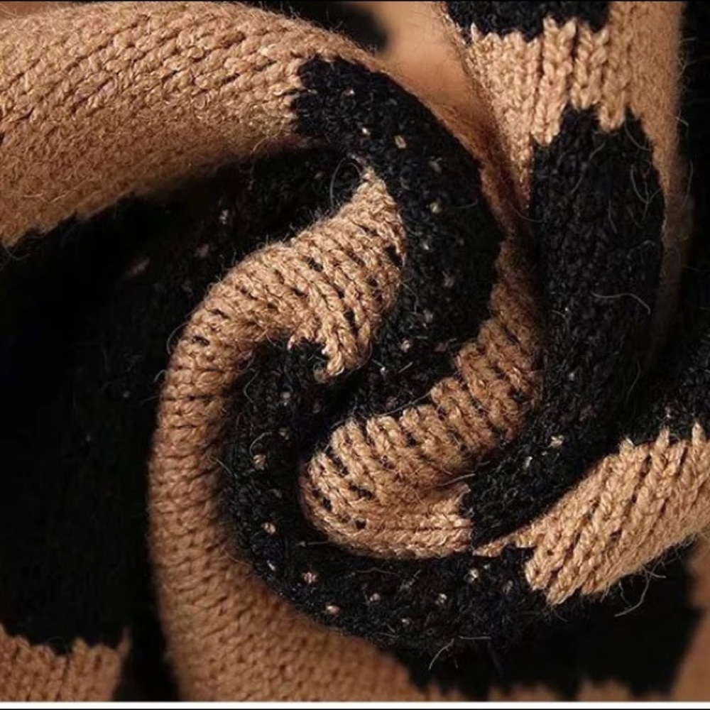 Leopard Knit Sweater - Picture 8 of 8